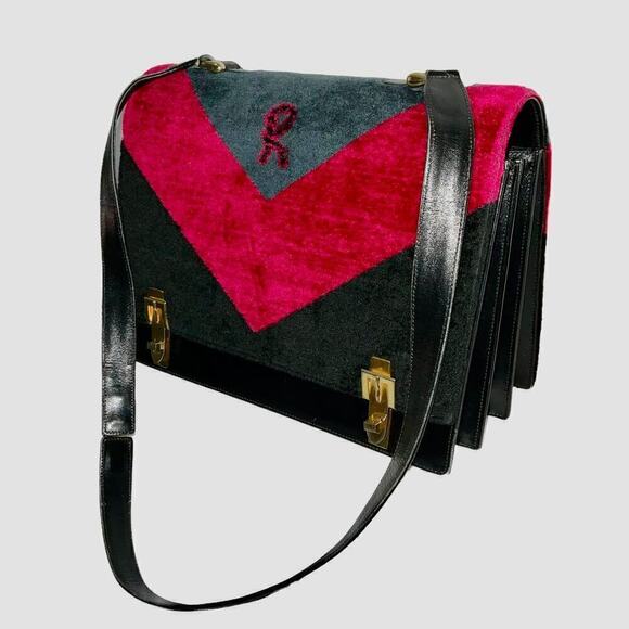 Roberta di Camerino's Signature Shoulder Bag - Picture 1 of 16